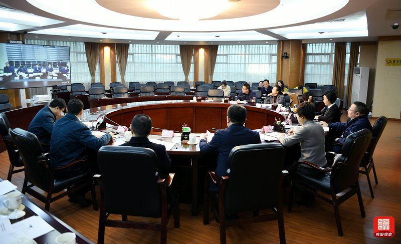 2021年1月6日，元方主持召開中國重汽綿陽生產(chǎn)基地擴(kuò)能上量第三次聯(lián)席會議  張莉 攝.jpg