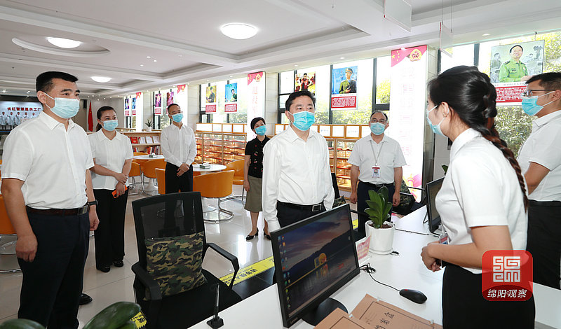 2021年7月30日 羅增斌在退役軍人事務(wù)局調(diào)研（記者 賴(lài)杰 攝）.JPG