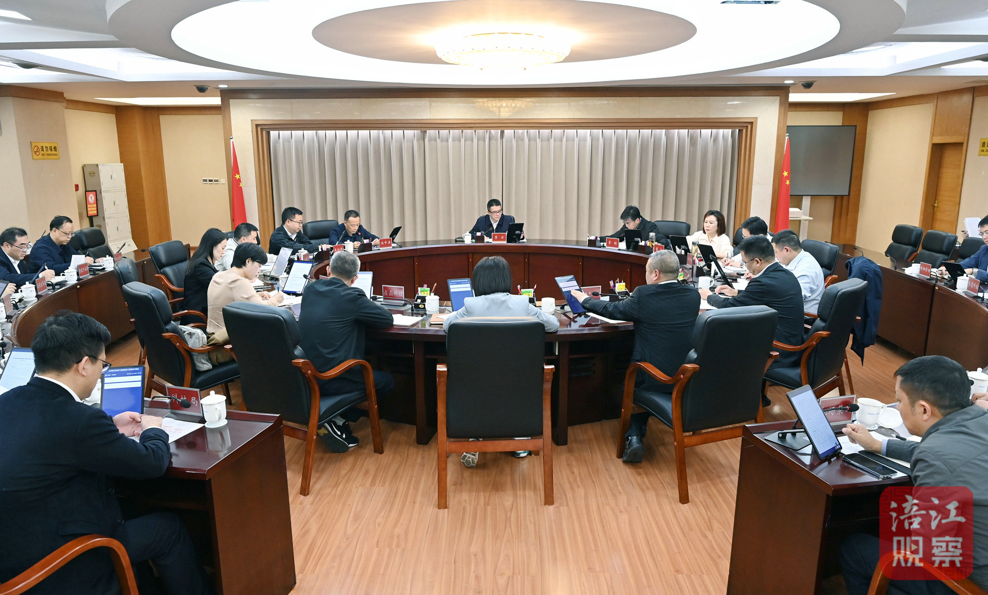 2024年10月14日，李云召開全市低空經(jīng)濟(jì)產(chǎn)業(yè)鏈發(fā)展工作推進(jìn)會  張莉 攝.jpg