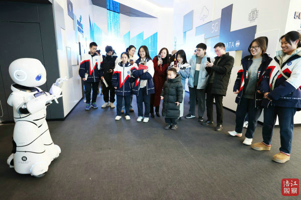 參觀科技智谷5G園、綿陽科技創(chuàng)新館、凱德非遺集市4.jpg