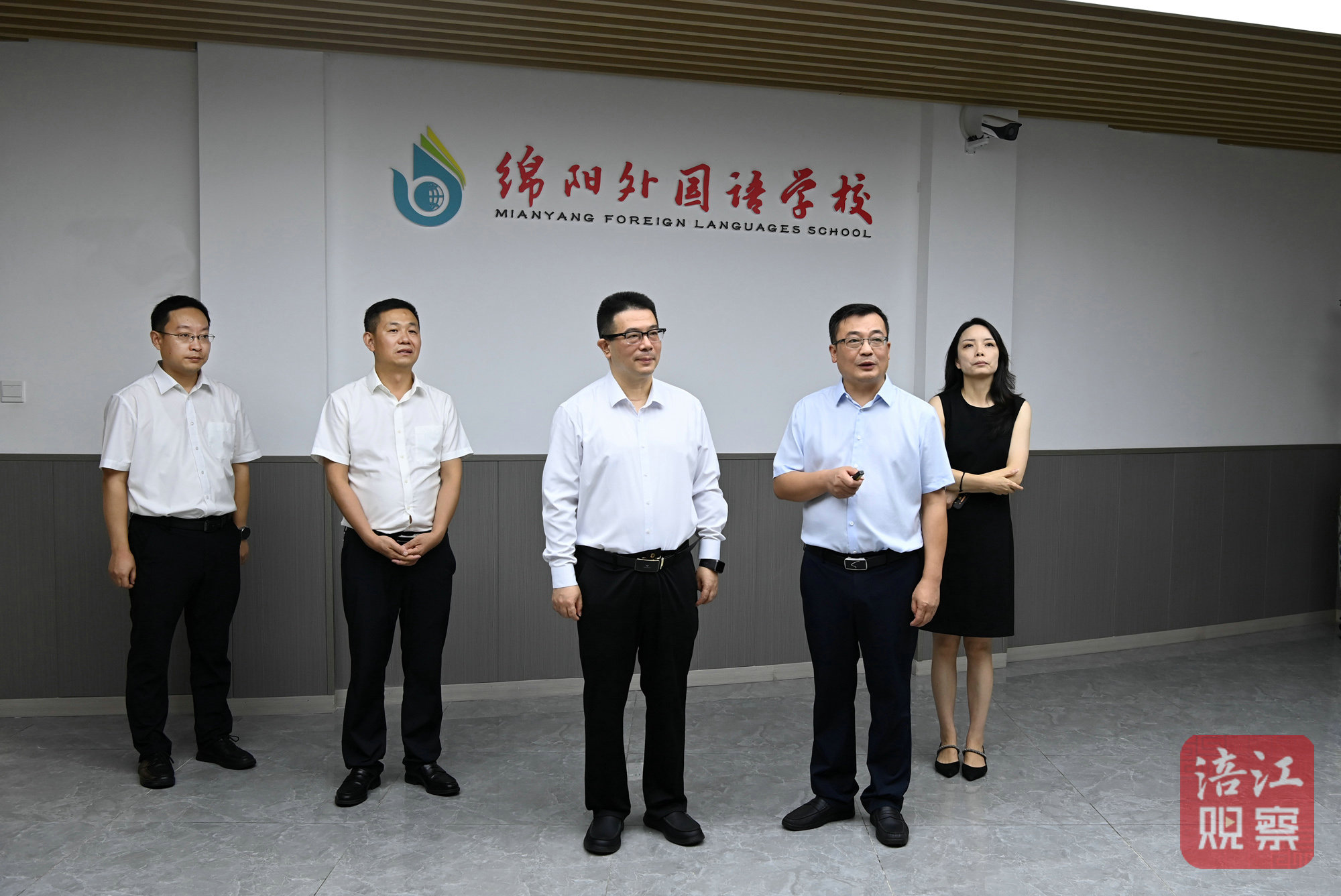 2024年9月9日，李云調(diào)研教育發(fā)展情況、慰問教師代表9（外國語學(xué)校）  張莉 攝 (1).jpg