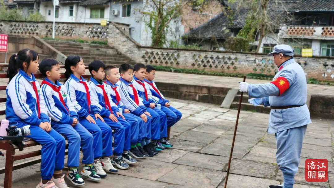“古鎮(zhèn)紅人”6_1.jpg